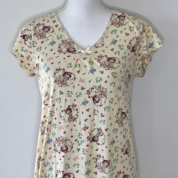 Betty Boop Nightgown - Picture 1 of 7